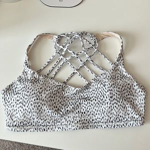 Lululemon Free to Be Sports Bra